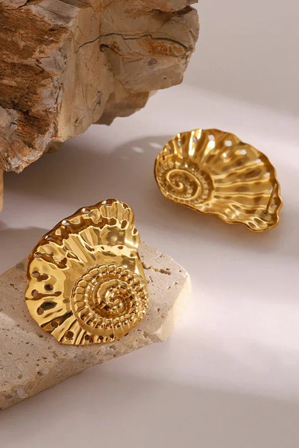 Stylish Holiday Conch Shaped Earrings Gold one size