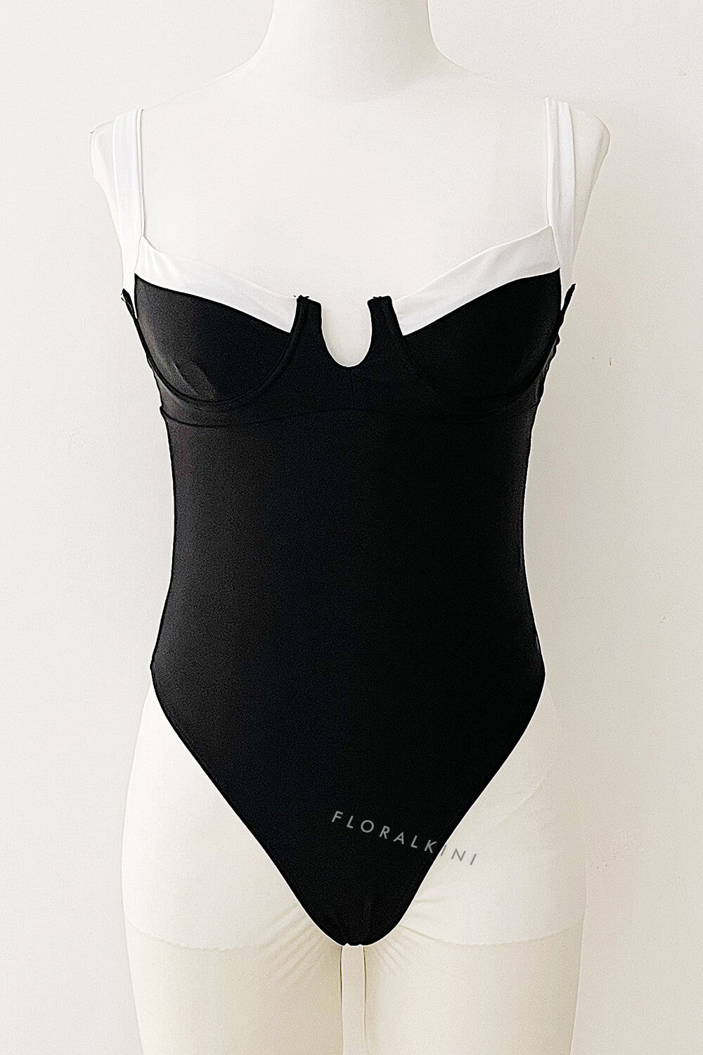 Color Block Underwire One Piece Swimsuit