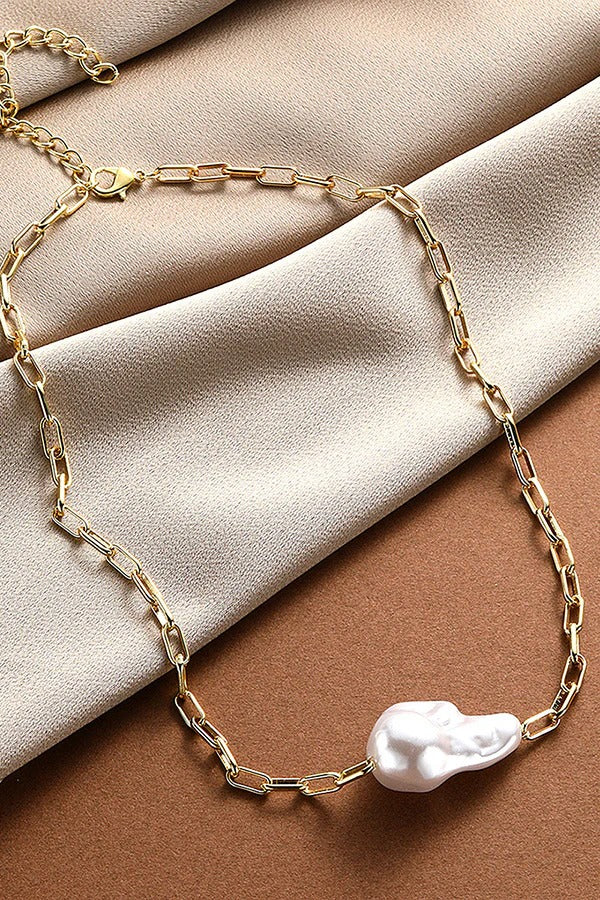 Elegant and Versatile Baroque Pearl Necklace 1 one size