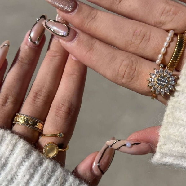 The Siena Rotating Floral Ring