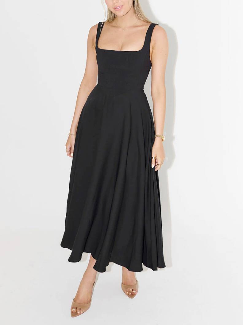 Robe mi-longue élégante à col carré et large évasée