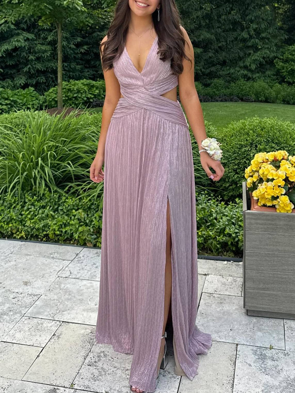 Robe longue fendue à col en V