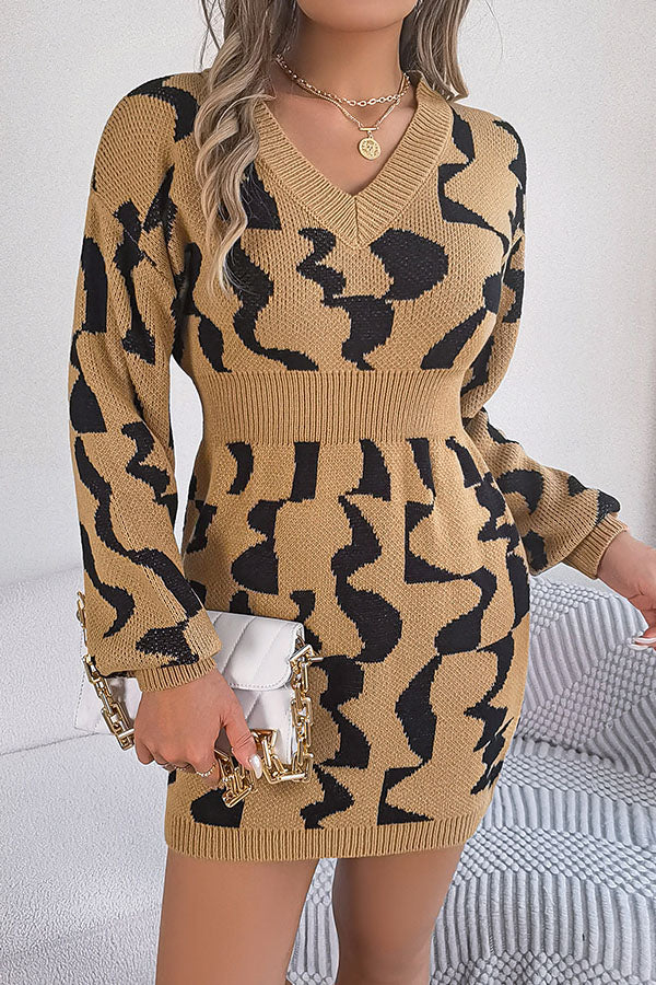 V-neck contrast color long-sleeved waist-hugging sweater dress Khaki