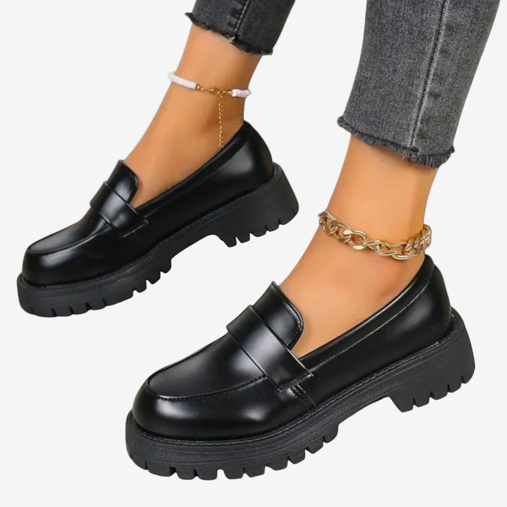 Eloria | Refined Shape Flats