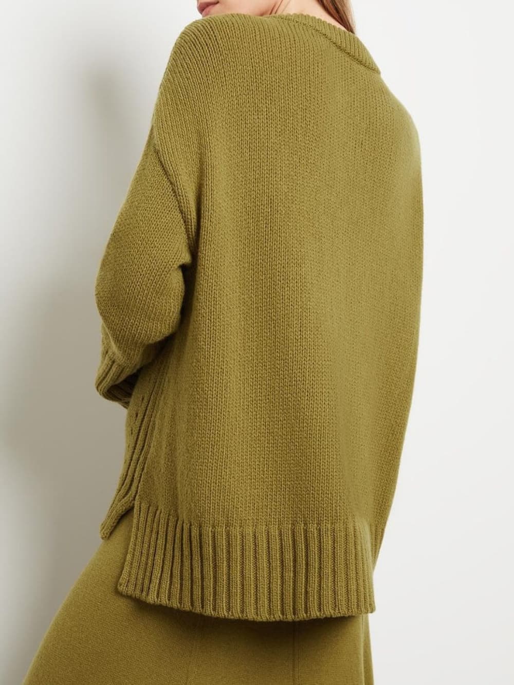 Ensemble jupe-pull à col ras du cou et poignets hauts