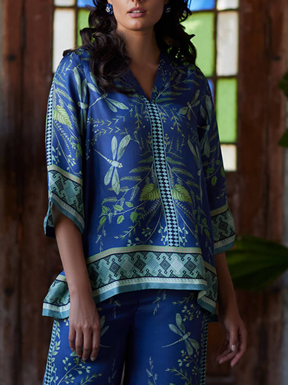 Ocean Elegance – Lockere Hose mit weitem Bein und botanischem Druck und elastischer Taille