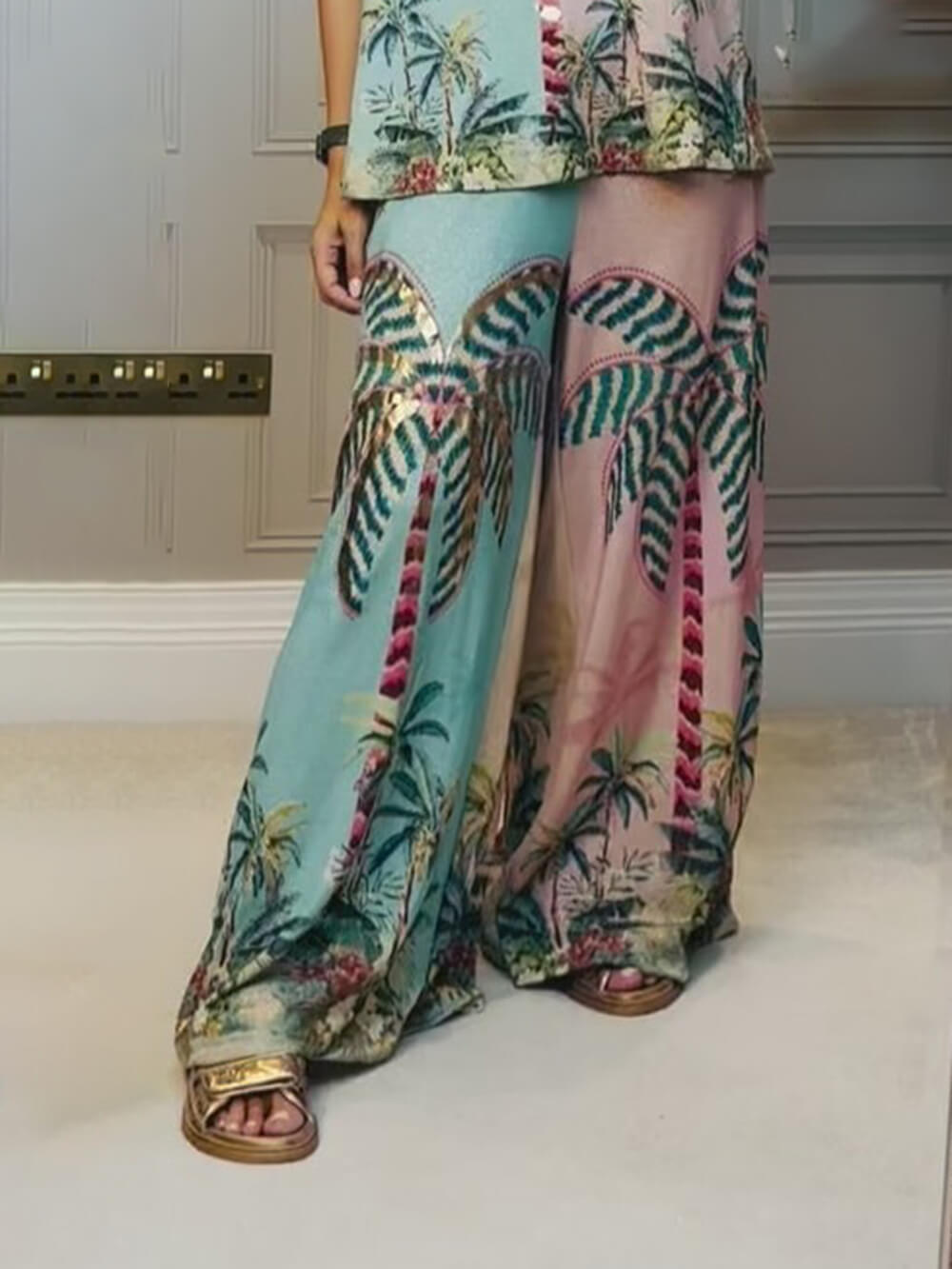 Pantalon ample à taille élastique et imprimé palmier unique