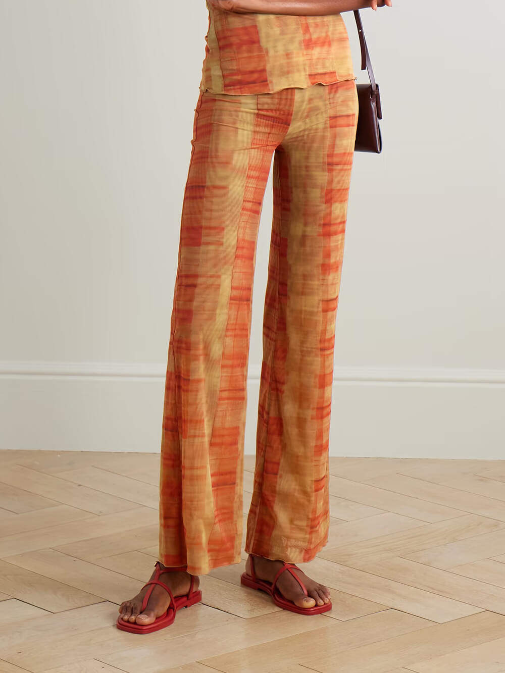 Einzigartige Hose aus Stretch-Mesh mit geradem Bein und Karomuster