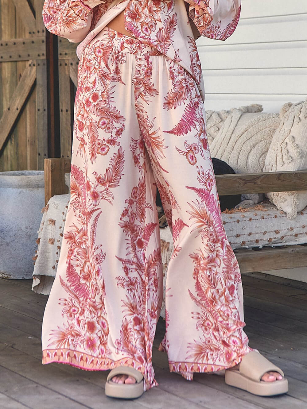 Warme, lässige Hose mit weitem Bein und Blumenmuster im Urlaubsstil mit elastischer Taille