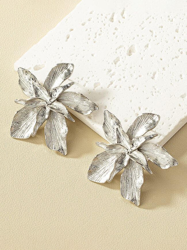 Boucles d'oreilles en métal texturé à fleurs