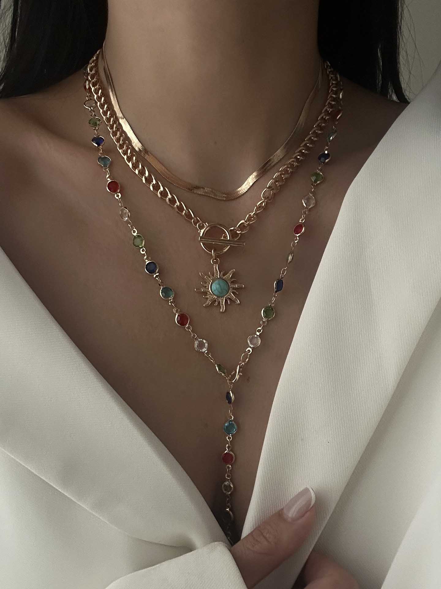 Süße, mehrschichtige Schlüsselbeinkette mit Sonnenblumen-Quaste