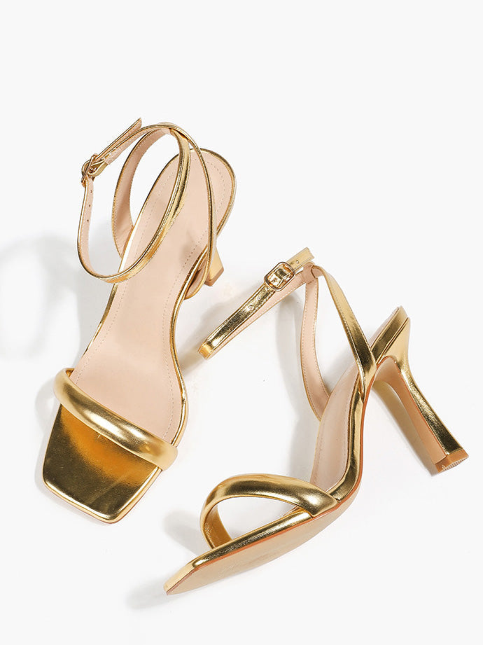 Escarpins à talons hauts ouverts et épais à une bride