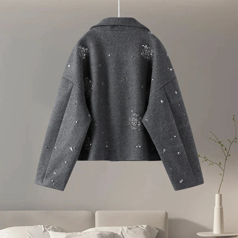Lockerer Mantel mit Stickerei