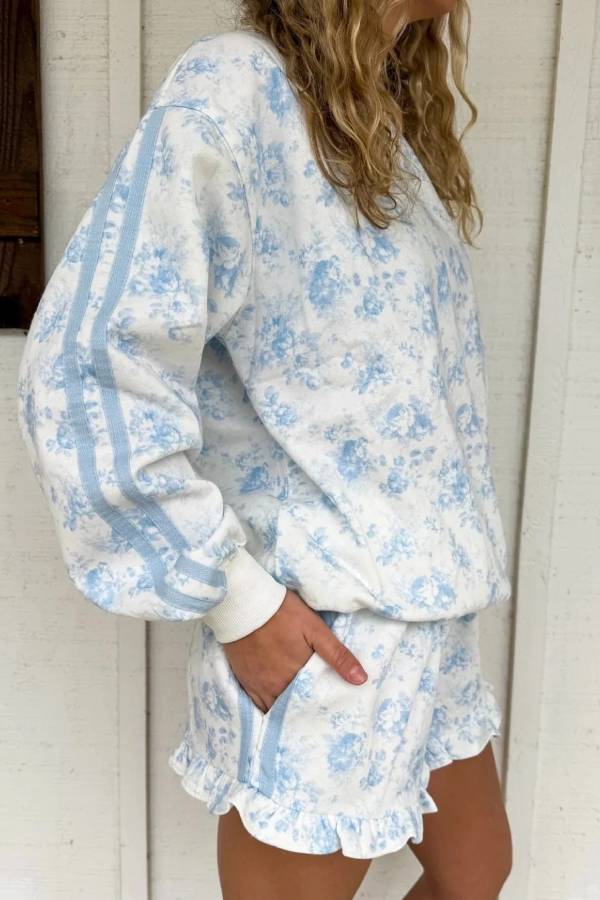 Vintage Floral Ruffle Sweatshirt & Shorts Two‑Piece Set