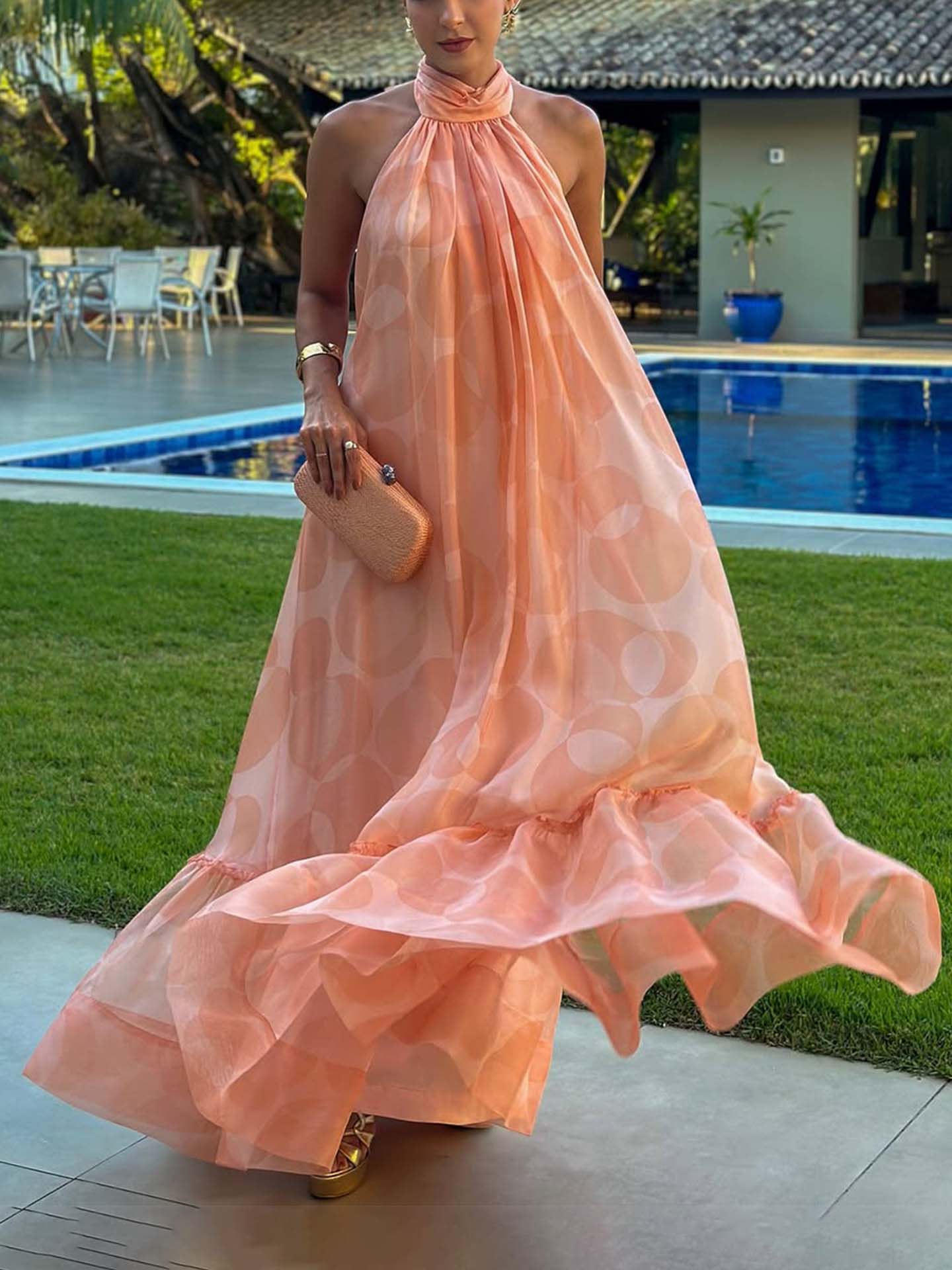 Robe longue à imprimé géométrique lumineux et col licou