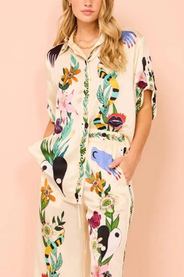 MODERN SOPHISTICATED FEEL SATIN UNIQUE PRINT BUTTON DOWN OVERSIZED BLOUSE Multicolor