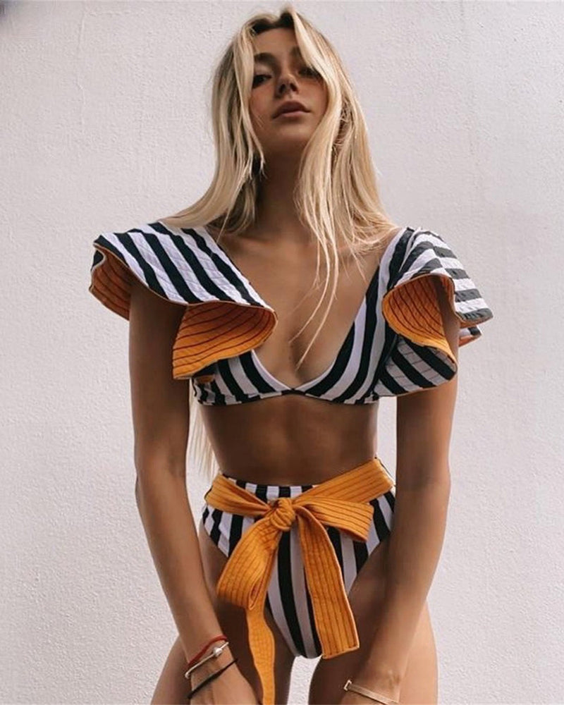 Leaf edge strapped bikini stripe