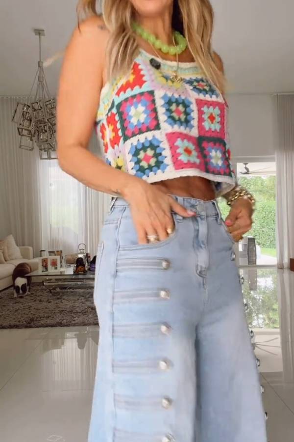 Light Wash Wide Leg Jeans With Side Metal Buttons