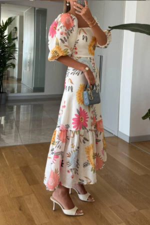 Robe mi-longue à col carré et manches bouffantes à imprimé floral