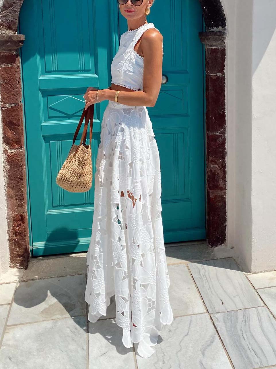 Elegantes kurzes Tanktop mit hohler Blumenspitze