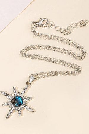Fashionable Rhinestone Decor Geometric Star Pendant Alloy Necklace