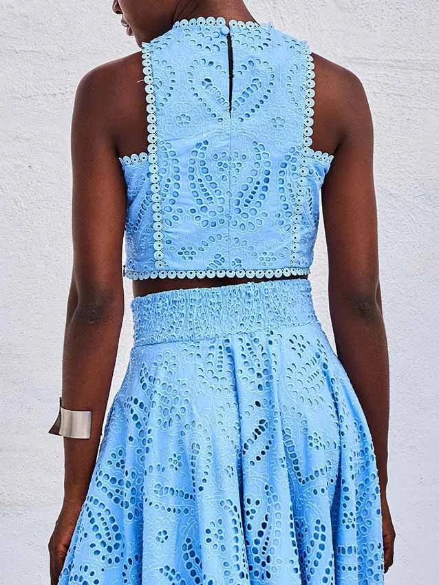 Haut exquis sans manches en dentelle creuse brodée