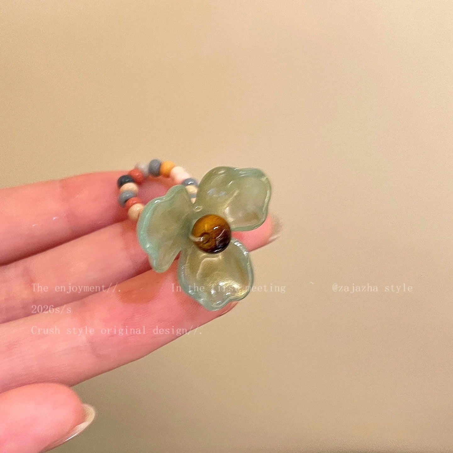 Vintage Glossy Flower Color Bead Stretch Ring