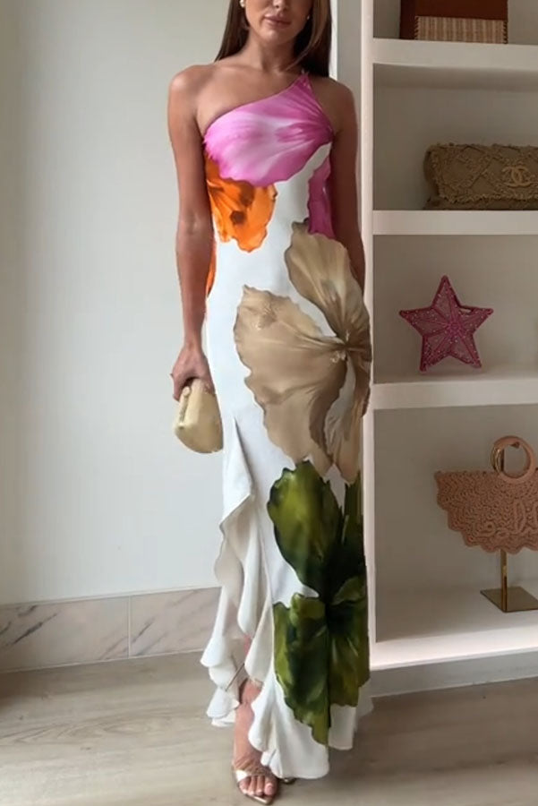 Love Filled Maxi-Slip-Kleid mit Blumendruck und einer Schulter sowie seitlichen Rüschen