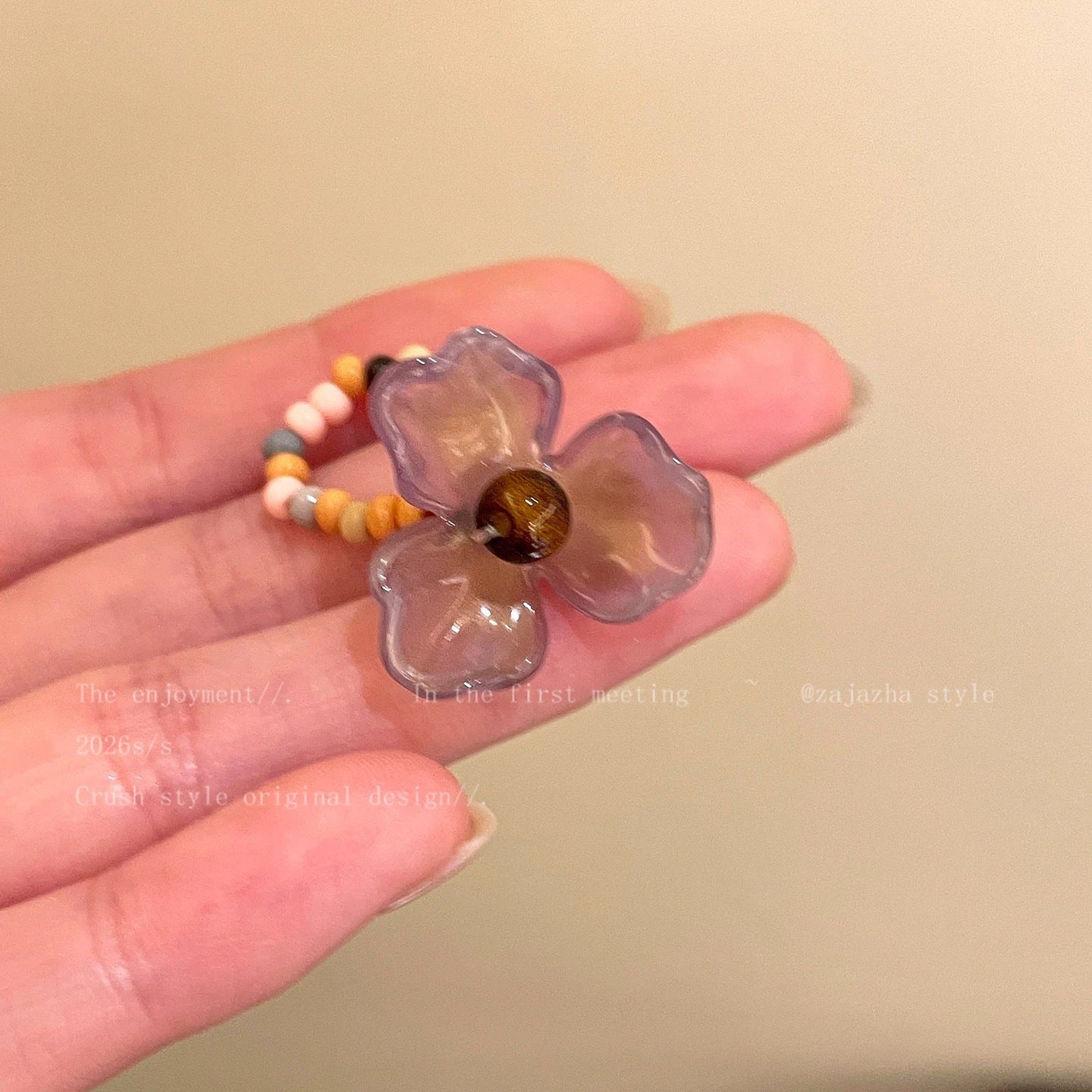 Vintage Glossy Flower Color Bead Stretch Ring