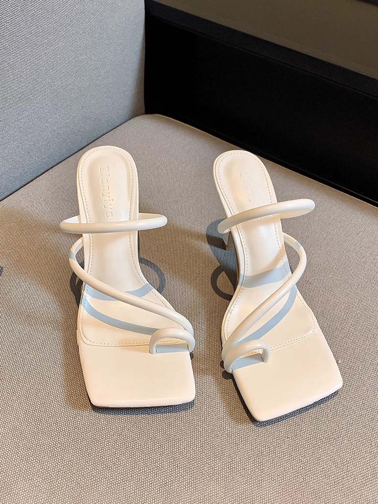 Chaussures à talons aiguilles à bout carré tendance