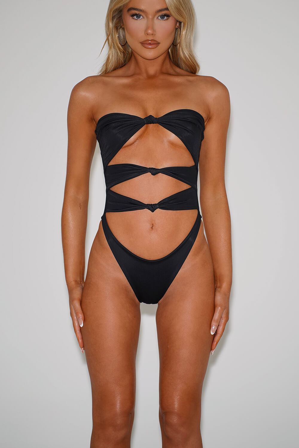 Knot Cut Out Strapless One Piece Swimsuit - Black