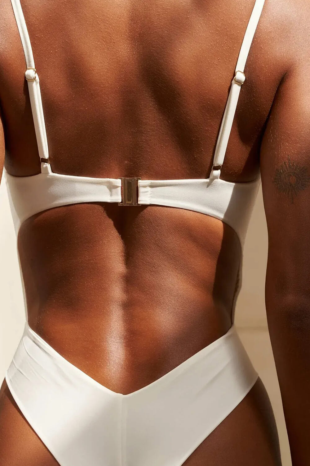Hardware Embellished Underwire High-Cut One Piece Swimsuit