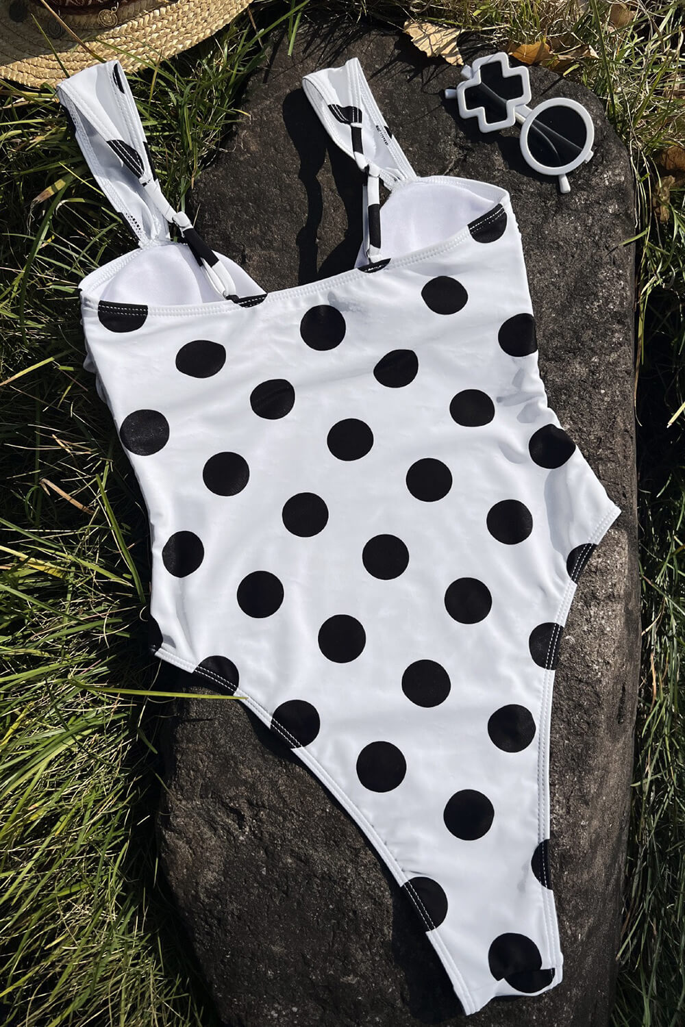 Polka Dot 'U' Wire High-Cut One Piece Swimsuit