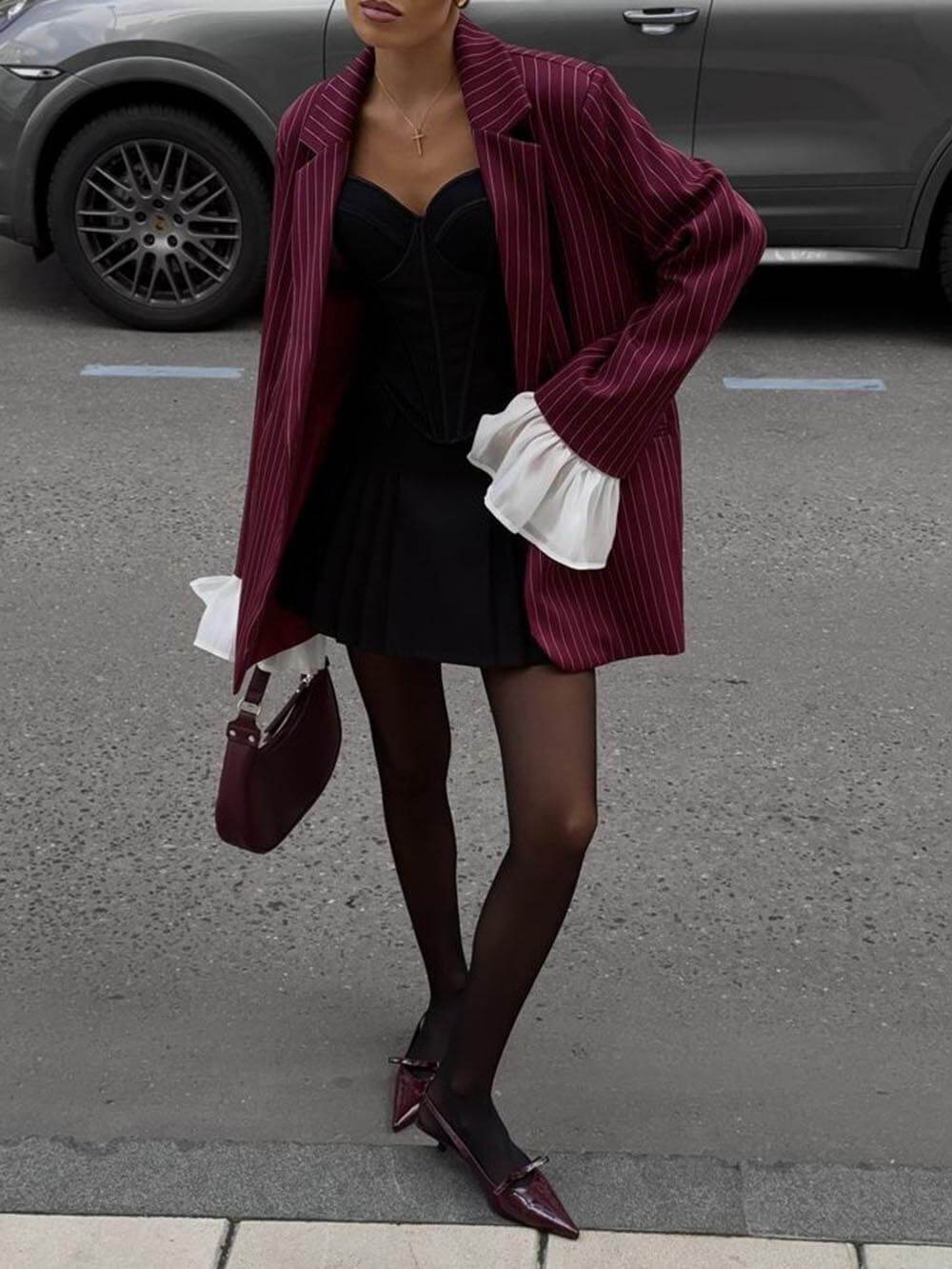 Costume ample à volants en dentelle exquise et à rayures