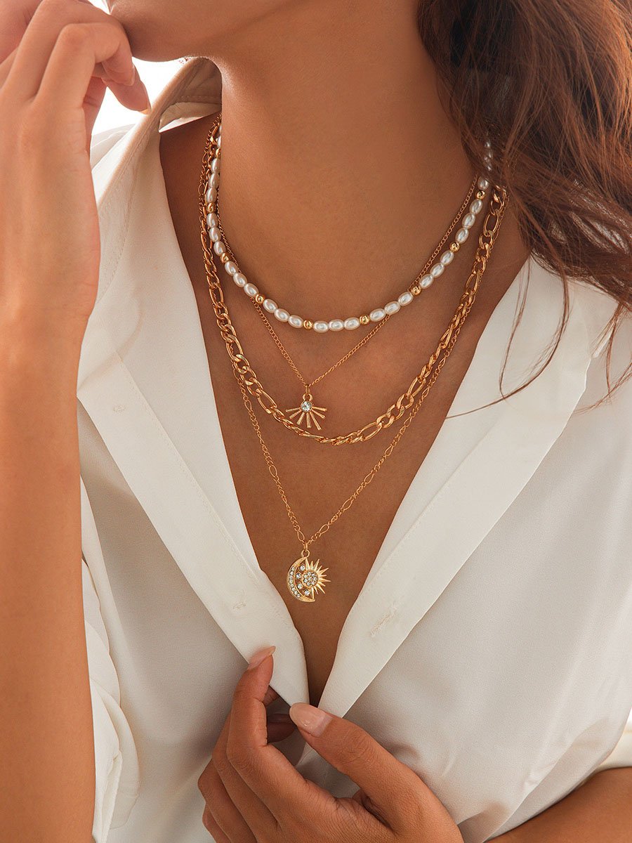 Collier clavicule multicouche en perles baroques