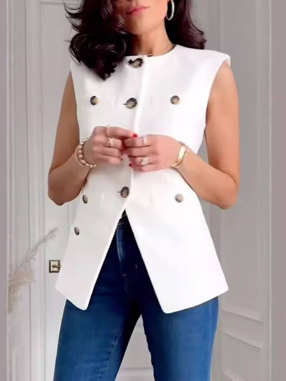Veste décontractée sans manches à plusieurs boutons de couleur unie