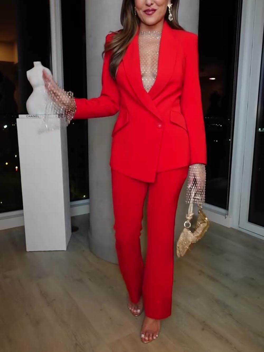 Einzigartiges Set aus Blazer mit einem Revers und elastischer Taille mit Taschen und gerader Anzughose