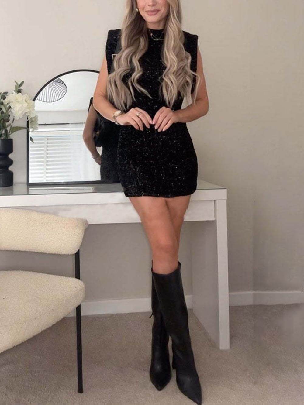 Sexy Vibes – Minikleid mit weiten Ärmeln und Pailletten