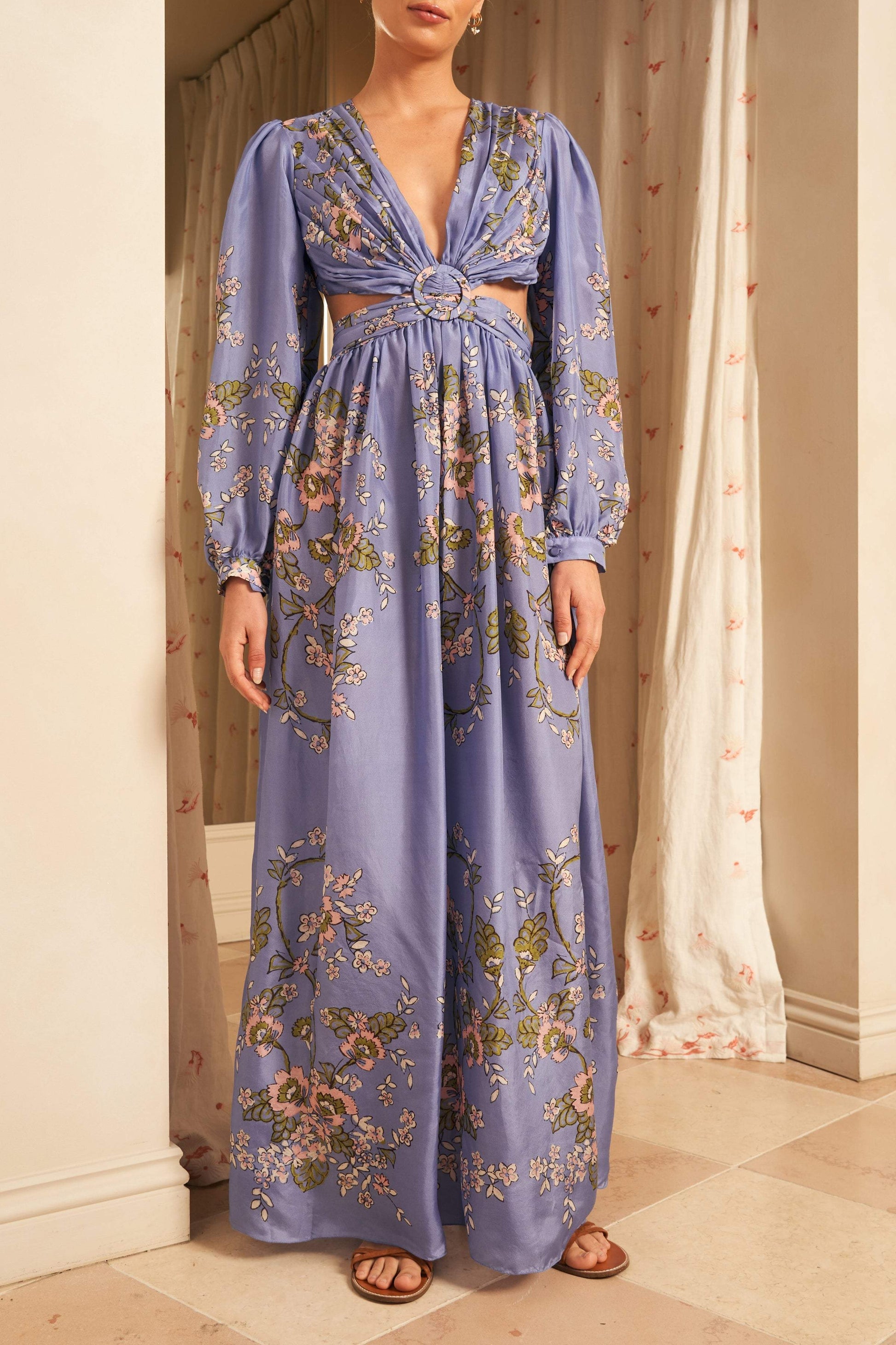 Exquisites Maxikleid mit Blumendruck und Hohlsaum