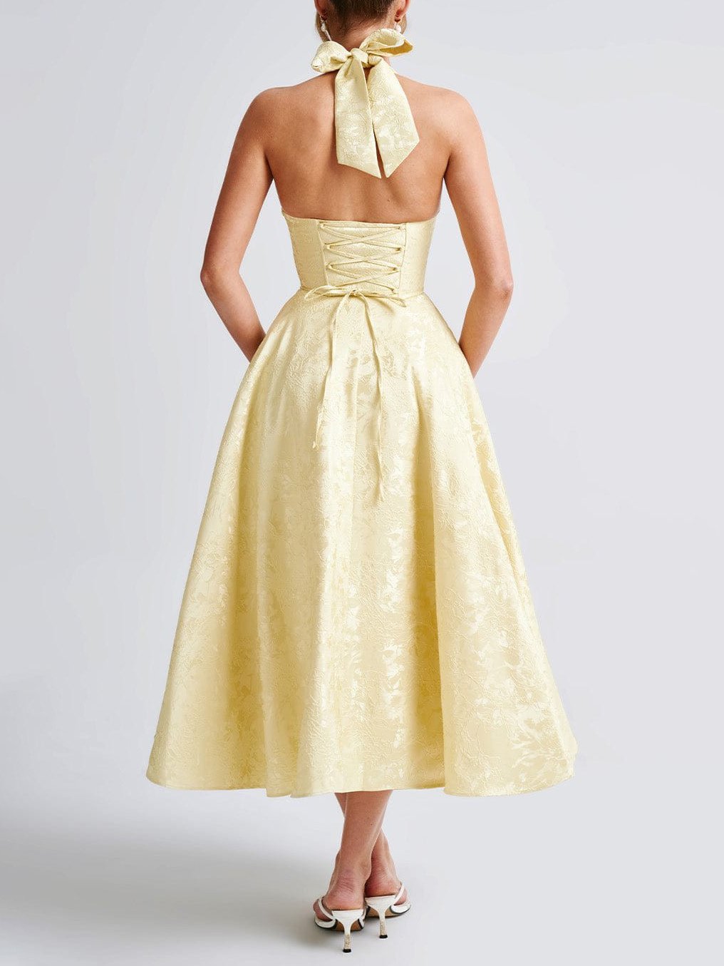 Elegantes Vintage-Midikleid aus Jacquard mit V-Ausschnitt und Neckholder