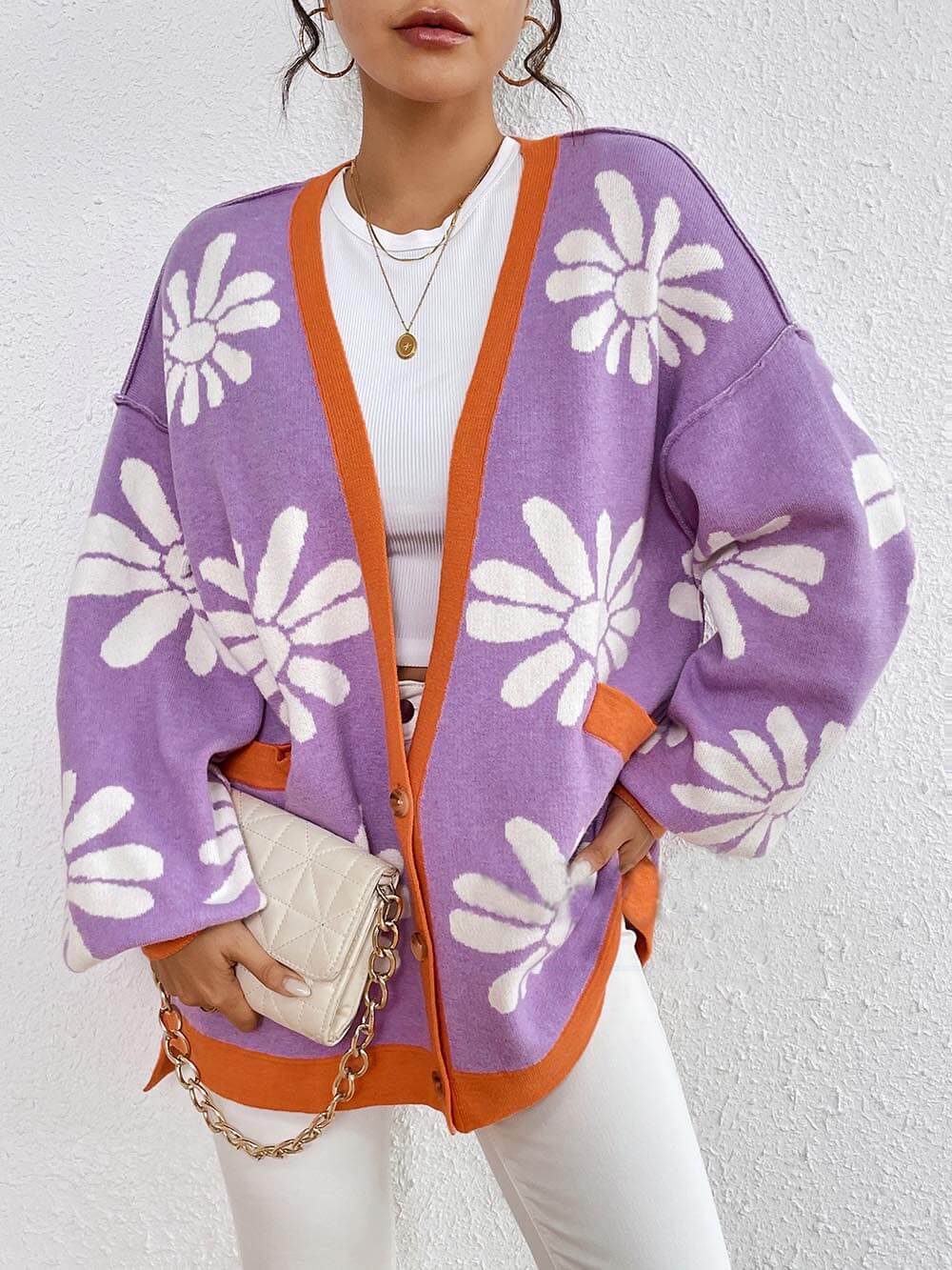 Klassischer, lockerer Strickcardigan mit V-Ausschnitt und Print