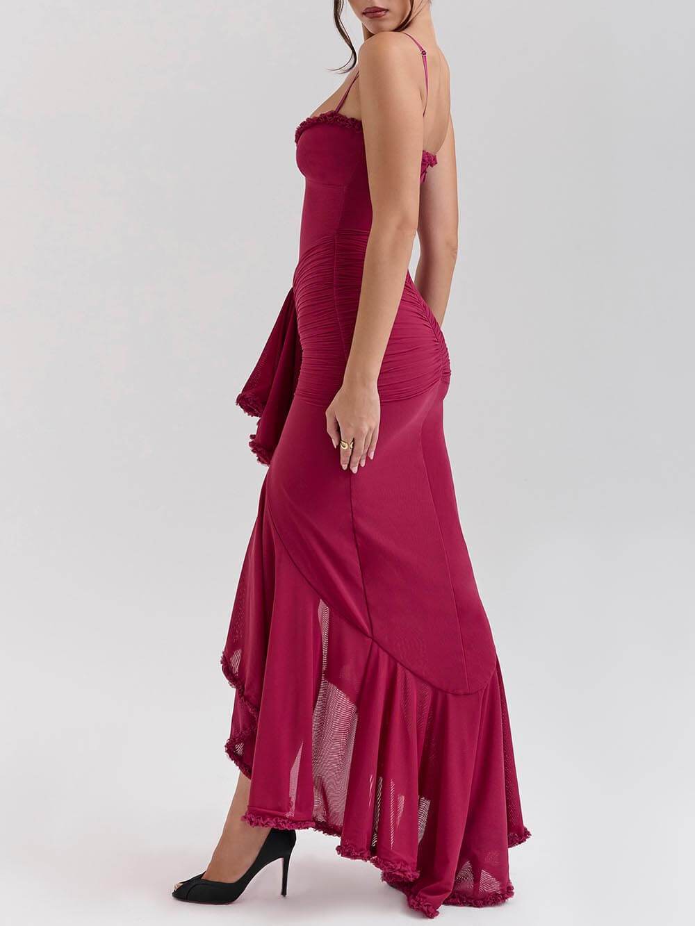 Robe à volants élégante et sophistiquée sur le devant