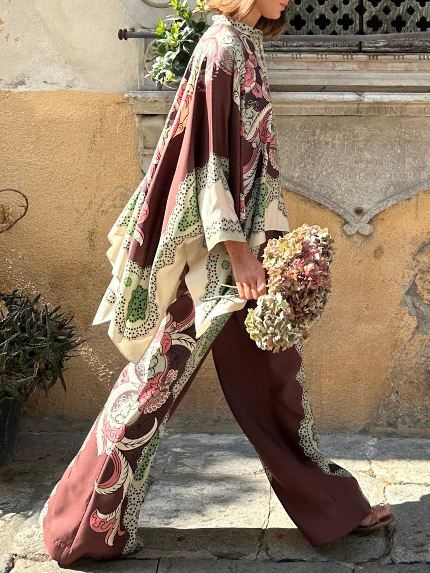 Lockere Hose mit weitem Bein und Retro-Art-Blumendruck