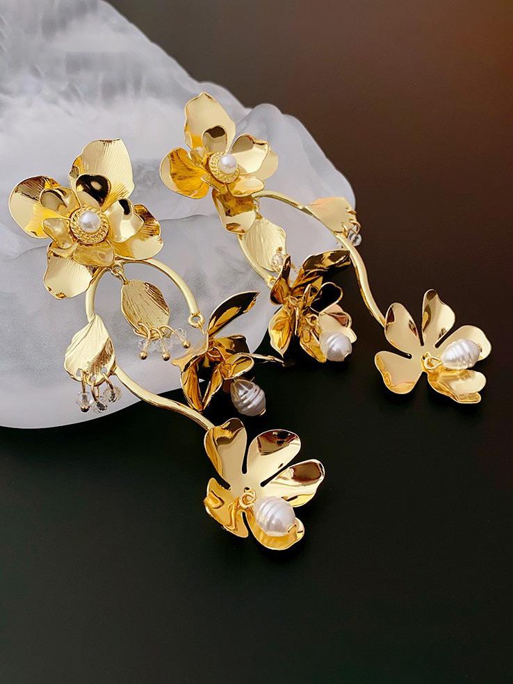 Übergroße Tropfenohrringe mit Blumen und Perlen