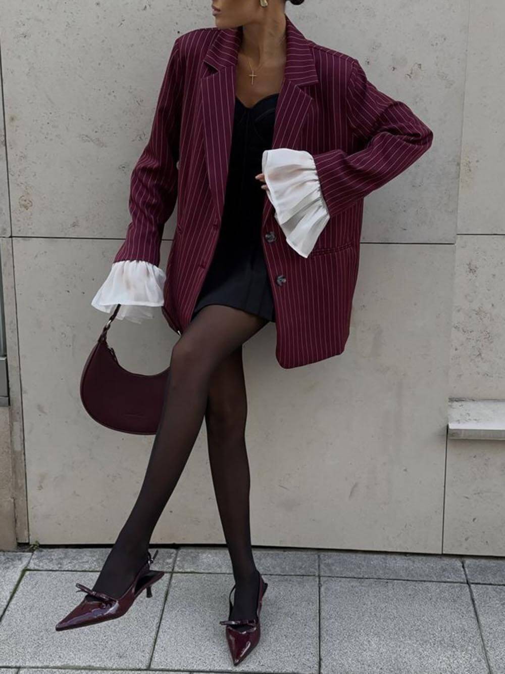 Costume ample à volants en dentelle exquise et à rayures