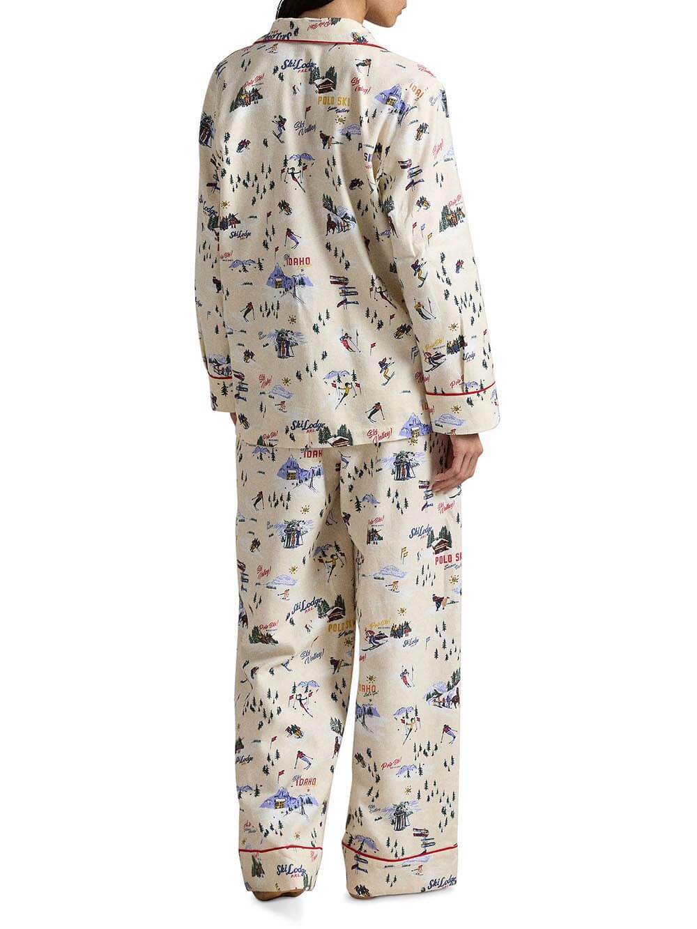 Klassisches Pyjama-Set mit Baum-Skihang-Print