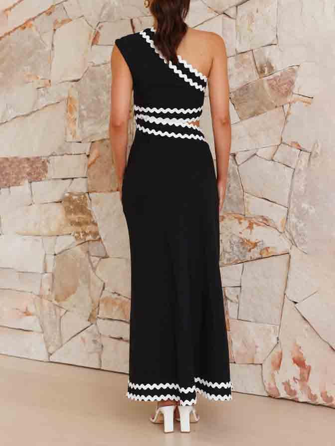 Robe mi-longue élégante à col oblique et motif en dentelle