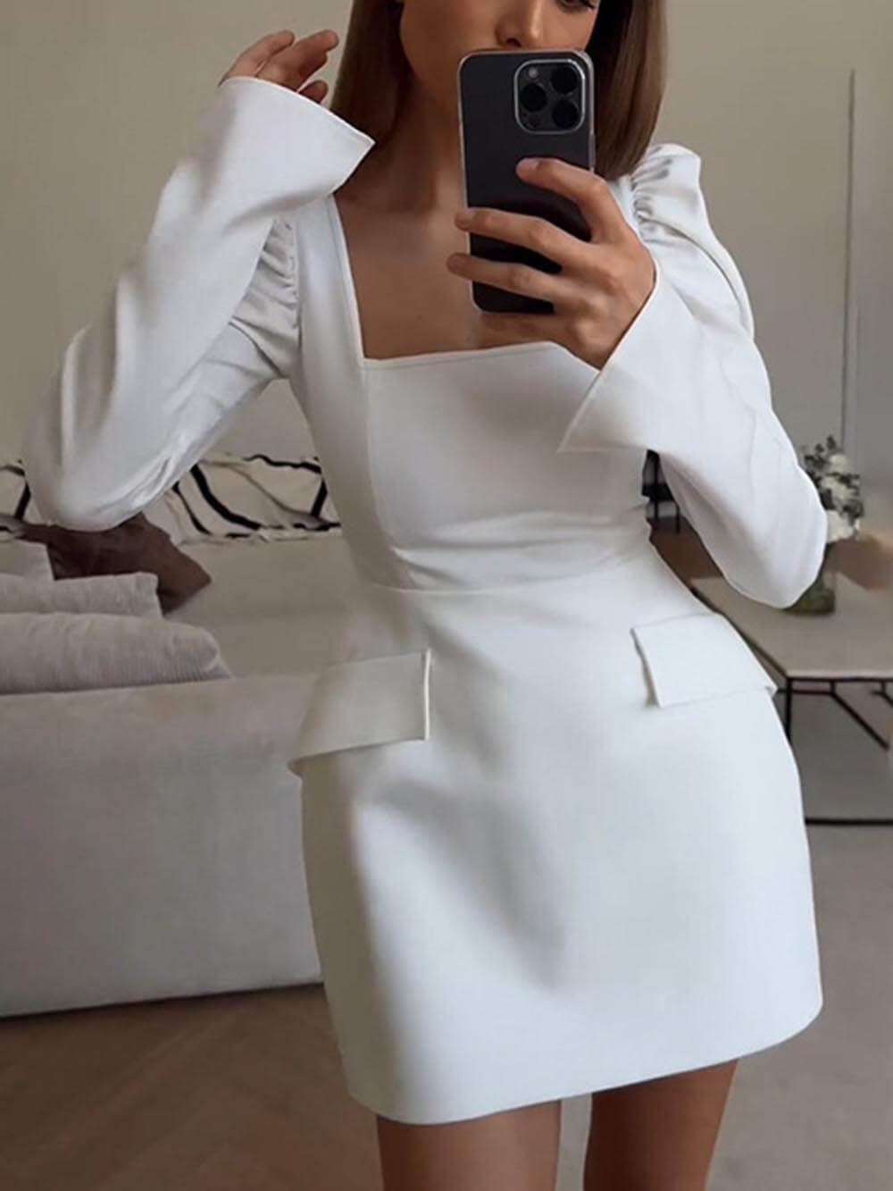 Elegantes und modisches Minikleid mit schmaler Passform, plissierten Hammelkeulenärmeln und quadratischem Ausschnitt
