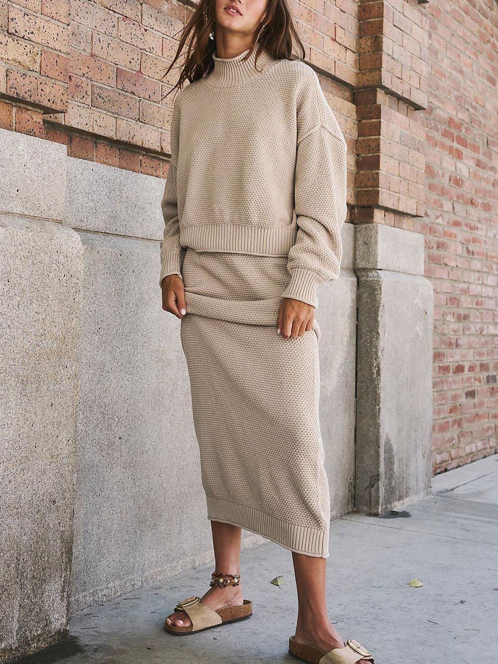 Ensemble jupe-pull unique à col haut et épaules tombantes