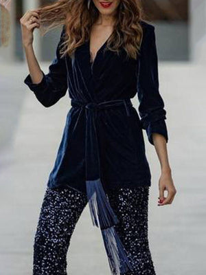 Veste élégante à franges et cravate décontractée